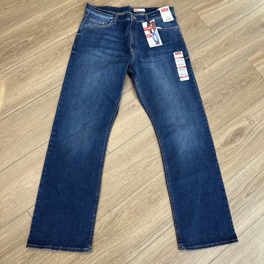 Men's Wrangler Relaxed Boot Jeans - 98RBTOX - Size 36 x 32 NWT